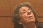 Rita Barberá aparentemente dormida, ayer, en su reaparición en el Senado.-TWITTER / CELIA CÁNOVAS