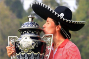 Carlota Ciganda se alzó con el Lorena Ochoa Invitational de México, su segundo título en menos de un mes.-VAUGHN RIDLEY