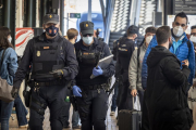 Controles de la Policía Nacional de la salida y llegada del AVE a Madrid.- Photogenic/Miguel Ángel Santos