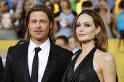 Brad Pitt y Angelina Jolie, en Los Ángeles, en enero.-MIKE BLAKE / REUTERS