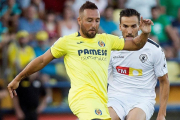 El centrocampista del Villarreal Santi Cazorla reaparece tras casi dos años lesionado durante el encuentro amistoso de pretemporada disputado frente al Hercules /-DOMENECH CASTELLO
