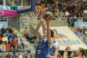 Huskic ataca el aro en un lance del último partido.-ISRAEL L. MURILLO