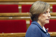 La presidenta del Parlament, Carme Forcadell, en el hemiciclo.-EFE / ANDREU DALMAU
