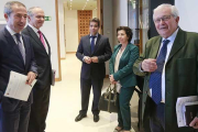 José Manuel Bilbao, José María Leal y  Alfredo Pérez-González presentaron las actividades conjuntas que abordarán este último trimestre.-RAÚL G. OCHOA