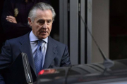 Blesa saliendo de los juzgados la semana pasada.-Foto: EL PERIÓDICO