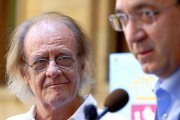 Luis Eduardo Aute en la presentación del programa de recitales de poesía.-ICAL