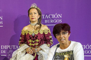 Beonza con la protagonista de la obra, caracterizada como María Luisa.-S. O.