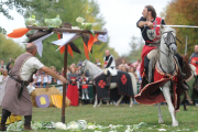 Imagen del torneo medieval que se celebra en la ribera del río Arlanzón.-ISRAEL L. MURILLO