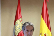 El ministro de Fomento durante la presentación en Burgos.-RAÚL G. OCHOA
