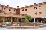 La residencia de mayores del Valle de Tobalina alberga a menos de 60 usuarios.-ECB