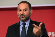 El ministro de Fomento en funciones y secretario de Organización del PSOE, José Luis Ábalos.-FERNANDO ALVARADO (EFE)