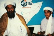 Osama Bin Laden y su hijo, Hamzan Bin Laden, en una foto de hace varios años.-SITE INTELLIGENCE GROUP