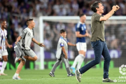 Pacheta celebra el ascenso del Valladolid. LALIGA