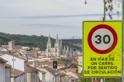 La señal de límite de velocidad a 30 kilómetros hora afecta a más de mil calles. ISRAEL L. MURILLO