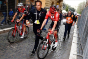 Tom Dumoulin, después de su caída en el Giro.-LUK BENIES AFP