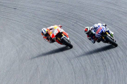 Dani Pedrosa (izquierda) y Jorge Lorenzo, en el circuito de Brno, durante el GP de la República Checa del 2014.-Foto: AFP / MICHAL CIZEK