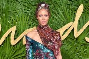 La modelo Adwoa Aboah se convierte en la ganadora de los Fashion Awards 2017.-PERIODICO (KARWAI TANG)