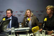 Artur Mas junto a Joana Ortega e Irene Rigau durante la entrevista en Cataluña Ràdio.-Toni Albir