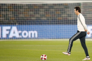 Santiago Solari, durante el último entrenamiento del Madrid en Abu Dhabi.-EPA