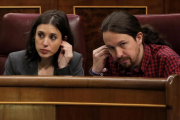 Pablo Iglesias e Irene Montero, en el Congreso.-JOSÉ LUIS ROCA