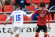 Sangalli encara a un rival en un partido reciente.-JOSÉ ESTEBAN EGURROLA