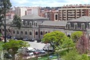 La remodelación del edificio pretende convertirlo en un centro para el ocio de niños y jóvenes.-ISRAEL L. MURILLO