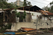 Daños causados en una casa tras el paso del huracán, en San Juan (Puerto Rico), el 21 de septiembre.-EFE / JORGE MUNIZ
