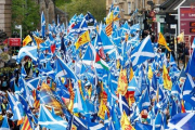 Manifestación en Glasgow para la convocatoria de un segundo referéndum de independencia en Escocia.-ROBERT PERRY (EFE)