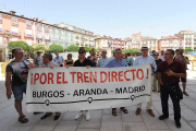 La Plataforma por el Directo celebra cada semana concentraciones a favor de la reapertura de esta vía férrea.-I. L.M.