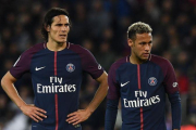Cavani y Neymar, en un momento del partido de Liga con el Lyon.-FRANCK FIFE