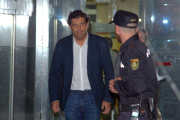 Agustín Juarez tras testificar por la Operación Púnica.-(AFP)