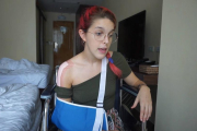 Amarna Miller, durante el vídeo explicativo que ha colgado este martes en su canal de Youtube.-YOUTUBE / AMARNA MILLER