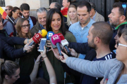 La vicealcaldesa de Madrid, Begoña Villacís (izquierda) y el vicepresidente Comunidad de Madrid, Ignacio Aguado (derecha), durante la manifestación Juntos por España.Convivencia sin violencia.-EUROPA PRESS