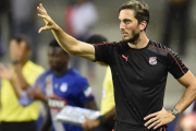 Luis Zubeldía, dirigiendo al Independiente de Medellín en un partido frente al Emelec en la Copa Libertadores.-RODRIGO BUENDIA