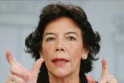 La portavoz del Gobierno, Isabel Celaá, este viernes en la Moncloa.-EFE / ÁNGEL DÍAZ