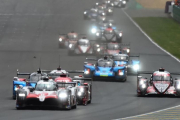 Los Toyota delante en la salida de las 24 Horas de Le Mans.-AFP