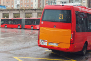 Autobús de la línea 21 que circula entre plaza de España y Cortes.