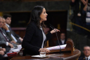 La portavoz de Cs en el Congreso, Inés Arrimadas, durante su intervención en la investidura de Pedro Sánchez.-DAVID CASTRO