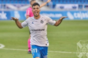 Álex Bermejo celebra un gol con la camiseta del Tenerife. CD TENERIFE