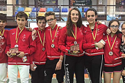 Equipos masculino y femenino del Sala Esgrima Burgos que se hicieron con el bronce en Guadalajara-ECB