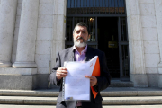 Manuel Mitadiel, el día que se personó ante los juzgados para presentar la denuncia del Hubu ante la Fiscalía.-- ICAL