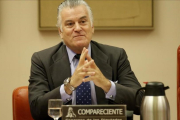 Luis Bárcenas, en su comparecencia ante la comisión que investiga la caja b del PP en el Congreso.-JOSÉ LUIS ROCA