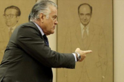 Luis Bárcenas en la comisión de investigación del Congreso, ayer.-JOSÉ LUIS ROCA