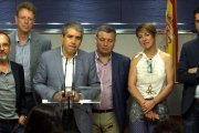 El portavoz de Convergència, Francesc Homs, con algunos de los diputados de su partido, en el Congreso.-DAVID CASTRO