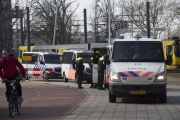 La policía investiga sobre el tiroteo en Utrecht.-AP