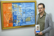 Jorge Camarero inauguró ayer su exposición 'Oro, azul y mirra' en el Teatro Principal-ISRAEL L. MURILLO