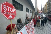 Concentración contra los desahucios en Valladolid, en una imagen de archivo.-ICAL