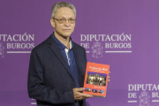 El edil explicó que el libro ya está a la venta, y la muestra podrá verse en Araúzo hasta principios de septiembre-S. O.