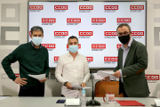 El secretario general de CCOO Servicios CyL, Marcos Gutiérrez; el responsable regional de la Sección Sindical de CCOO de Caixabank, Miguel Ángel Hermoso; y su homólogo en BBVA, José María Sánchez. ICAL