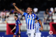 Karrikaburu, uno de los jugadores más cotizados en el mercado de cesiones, celebra un gol con el Sanse. LALIGA